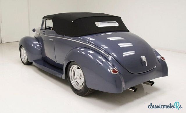 1940' Ford Deluxe photo #5