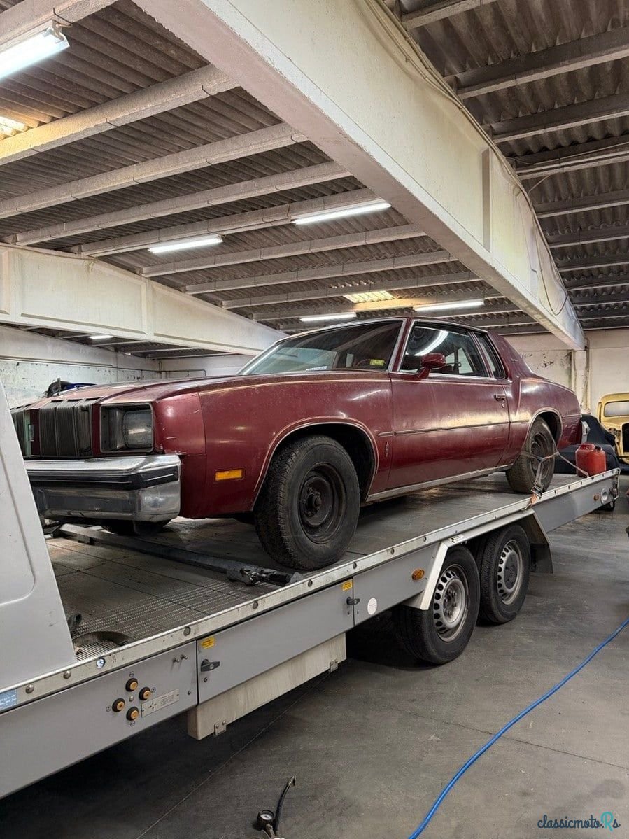1980' Oldsmobile Cutlass photo #1