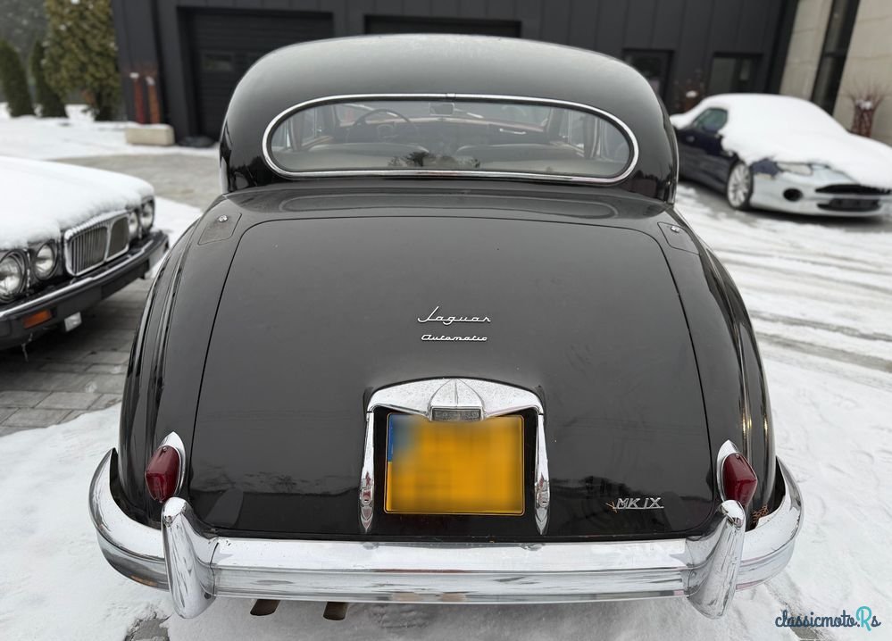 1960' Jaguar MK IX photo #5