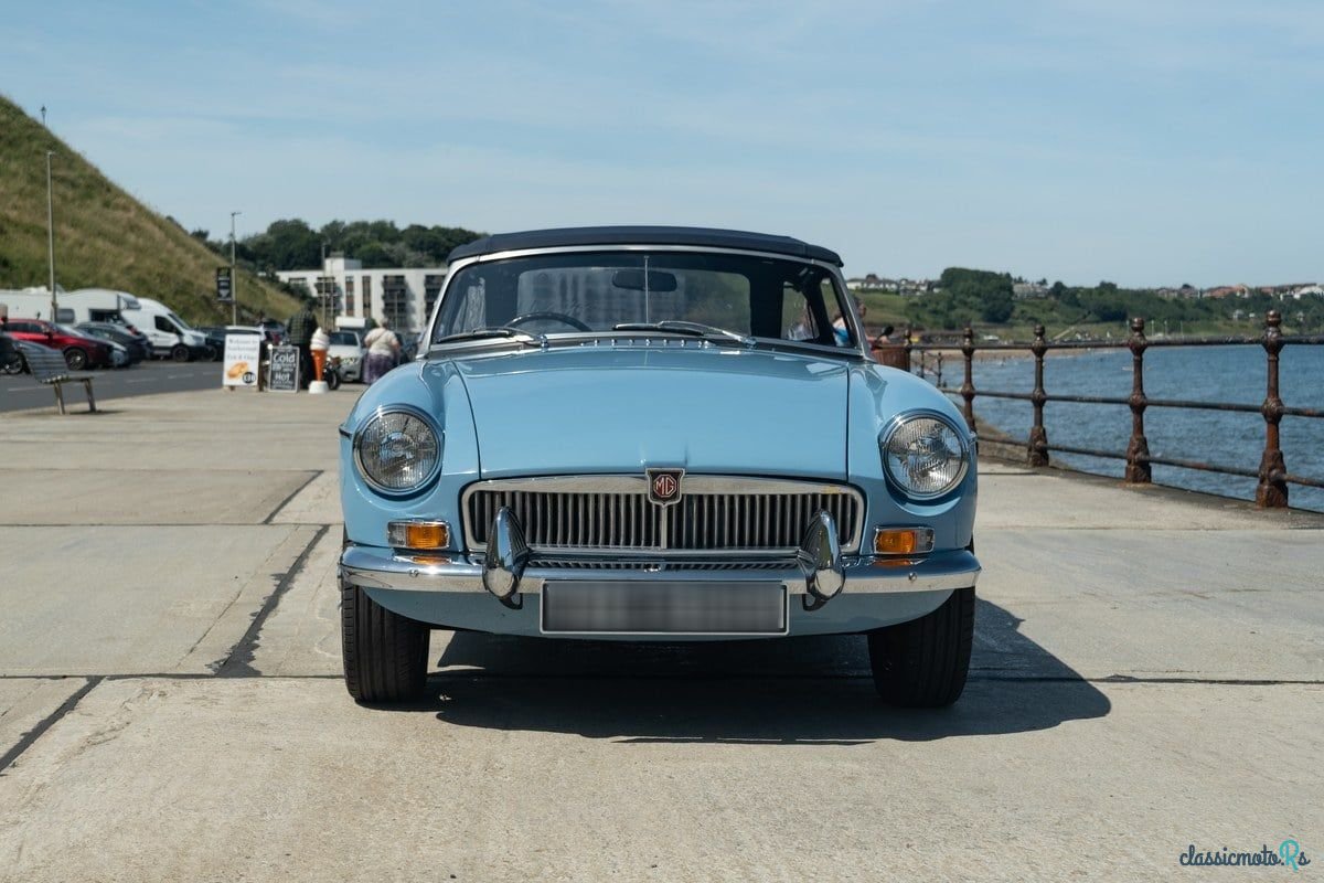 1970' MG MGB photo #2
