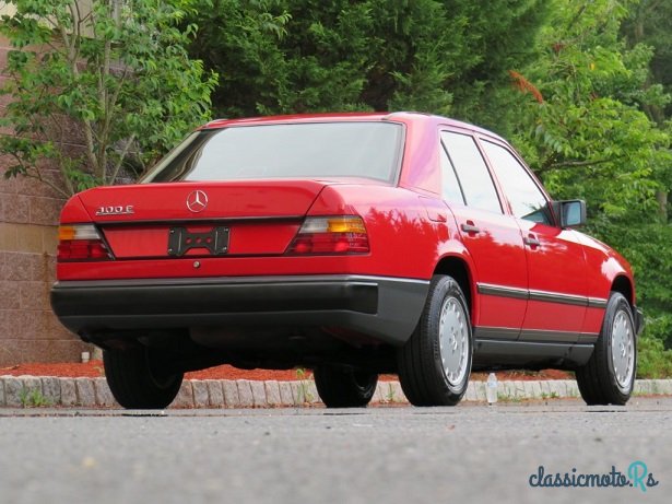 1985' Mercedes-Benz 300 photo #3