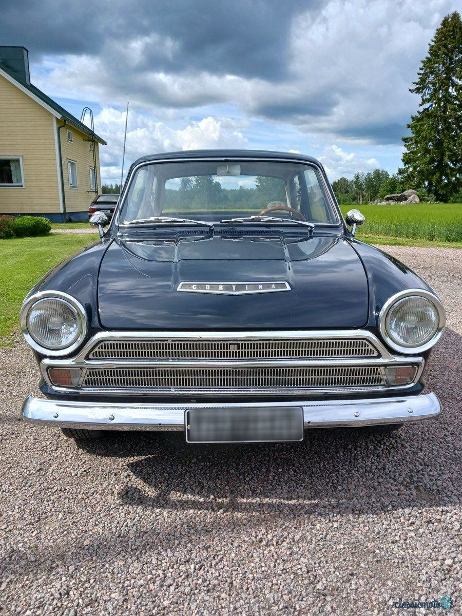 1966' Ford Cortina photo #3