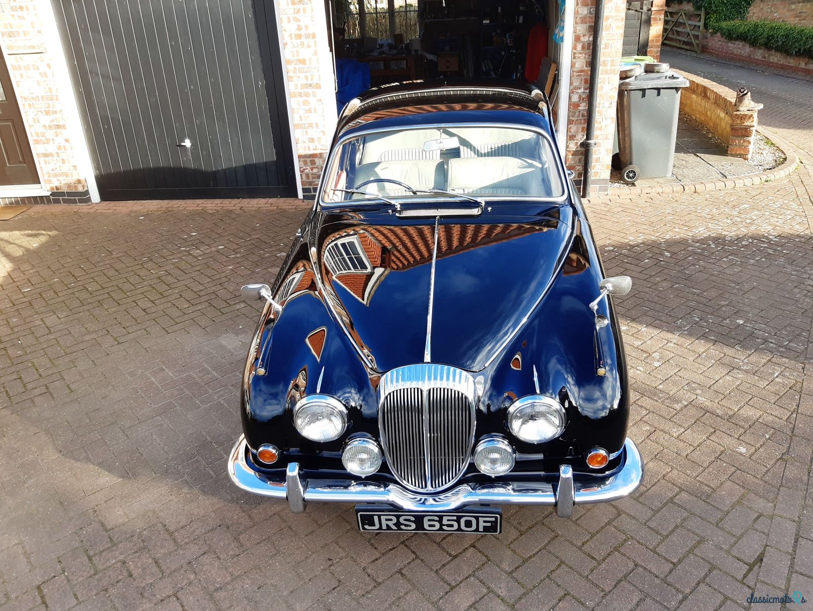 1968' Daimler 250 V8 photo #1