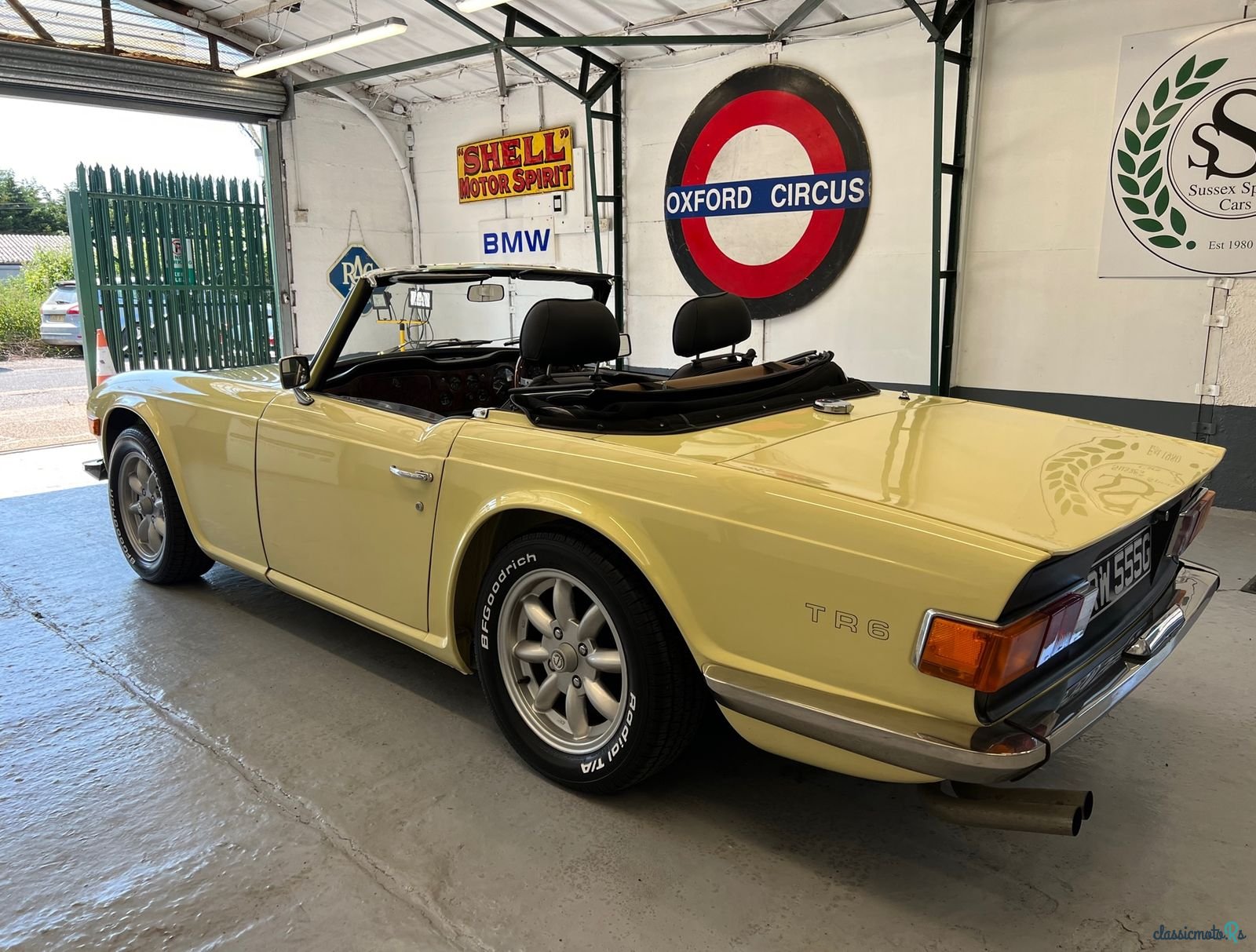 1969' Triumph TR6 photo #3