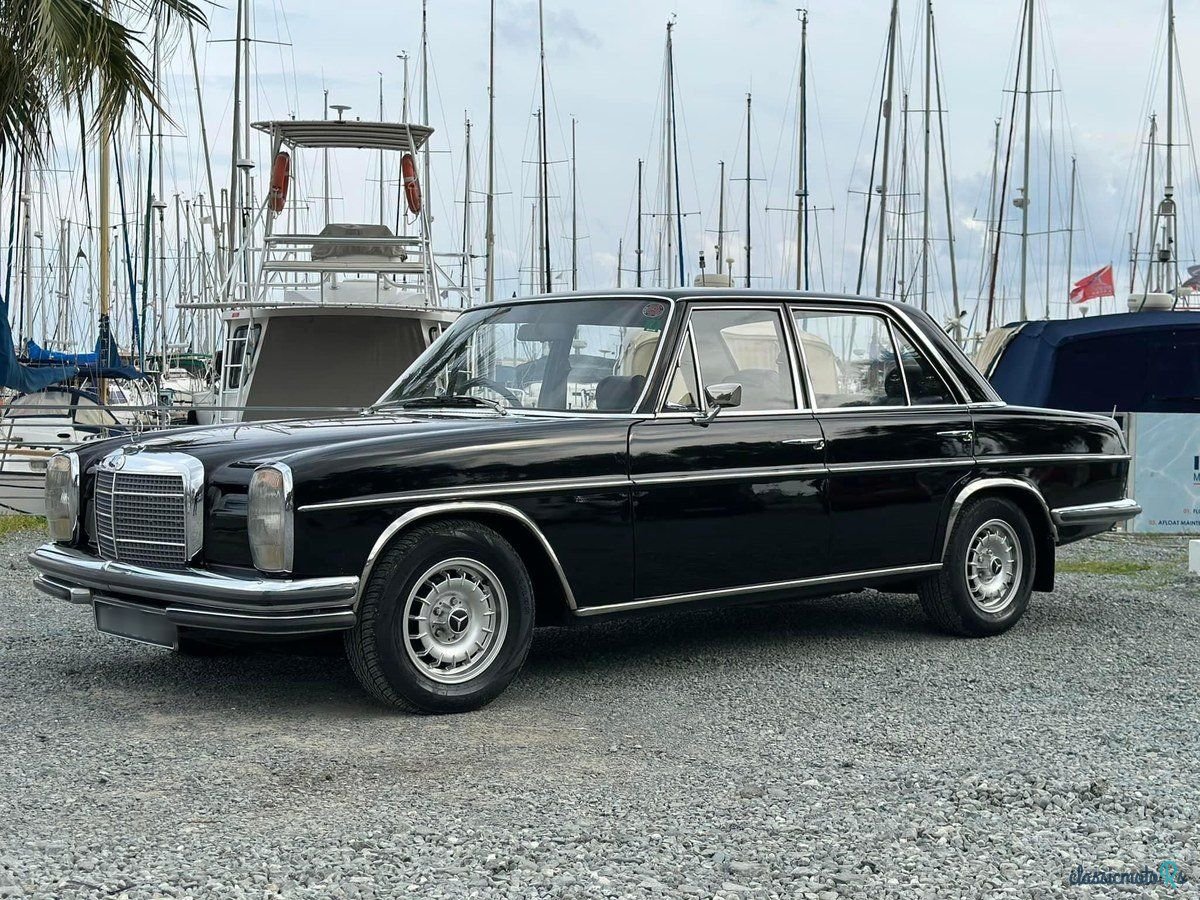 1971' Mercedes-Benz 888 photo #1