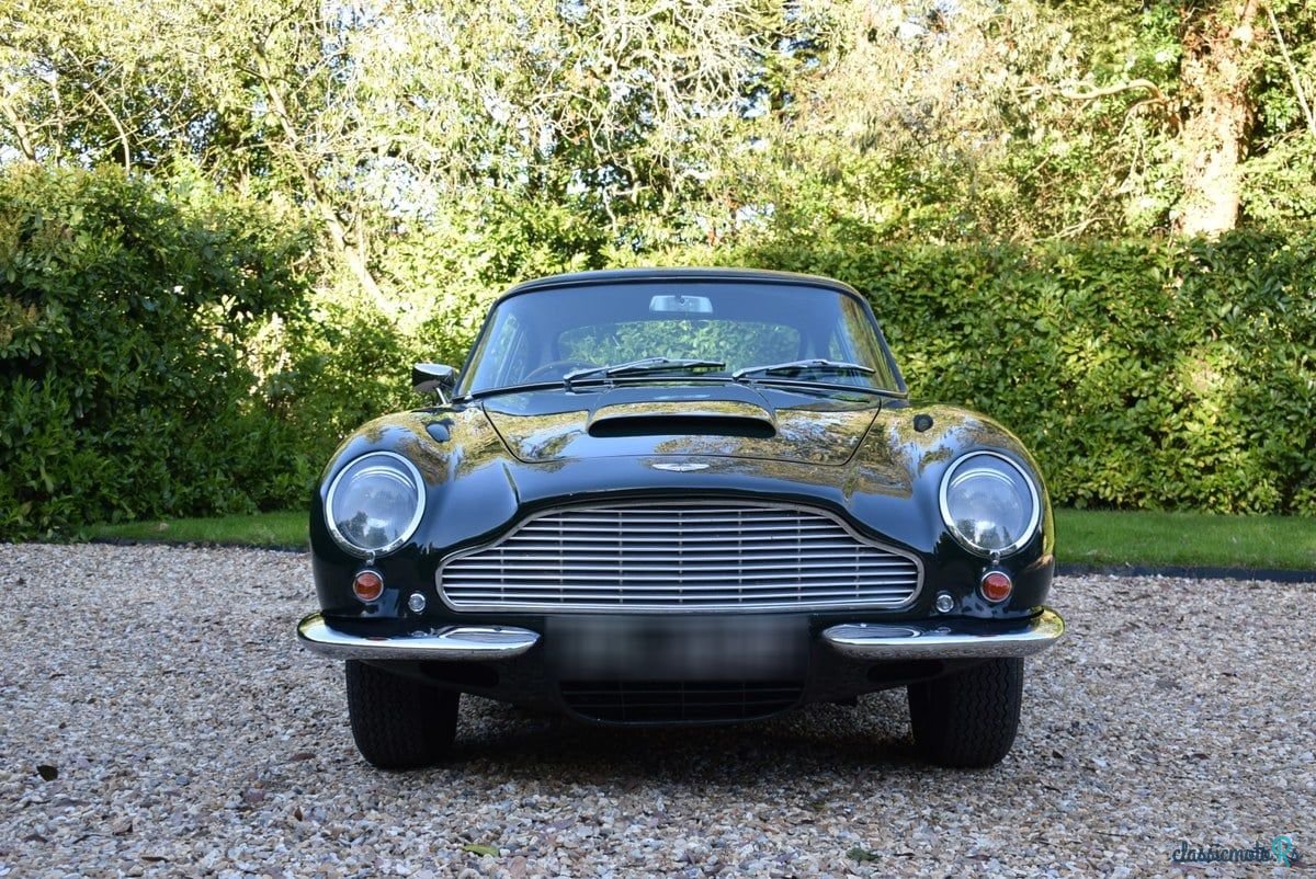 1967' Aston Martin DB6 photo #6