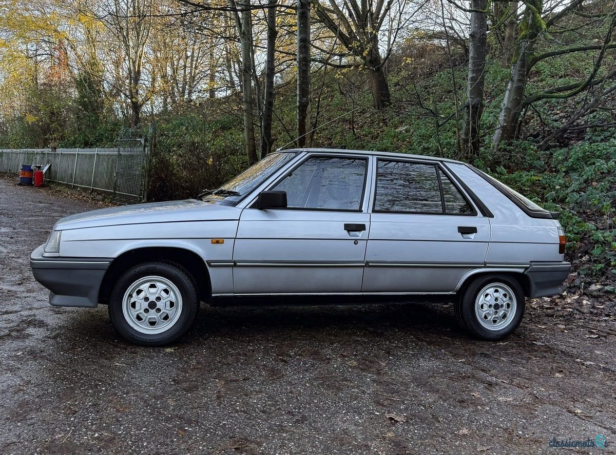 1987' Renault 11 photo #2