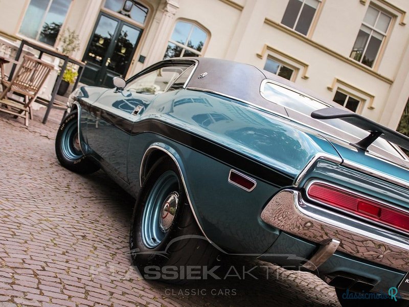 1970' Dodge Challenger photo #2