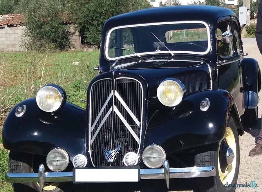 1952' Citroen Traction Avant photo #1