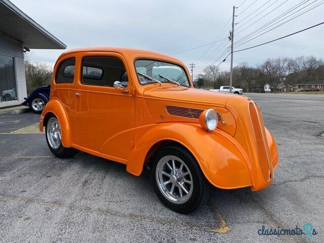 1948' Ford Anglia photo #4