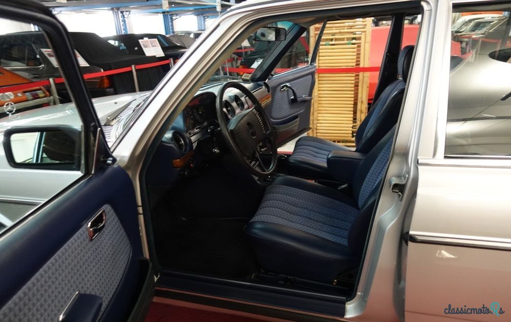 1979' Mercedes-Benz W123 photo #5