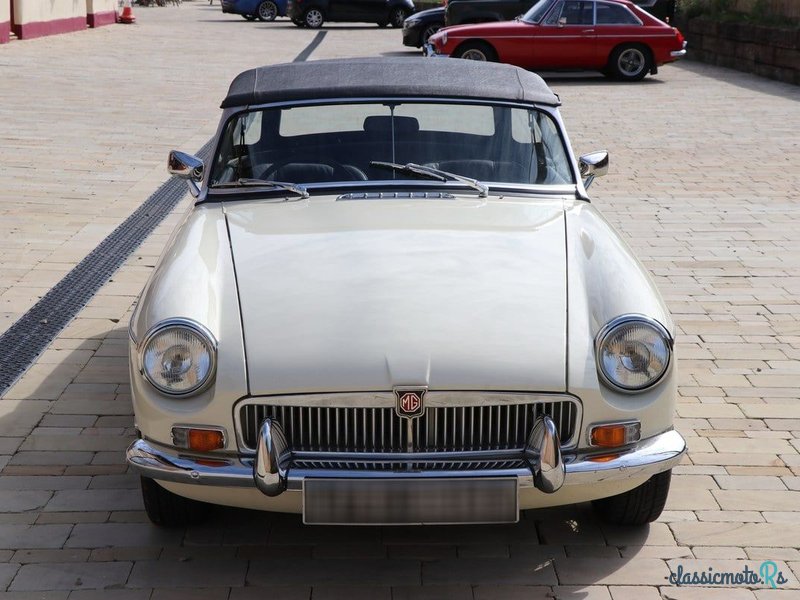 1970' MG MGB photo #1