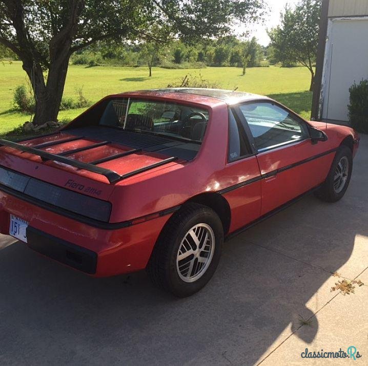 1984' Pontiac Fiero photo #4