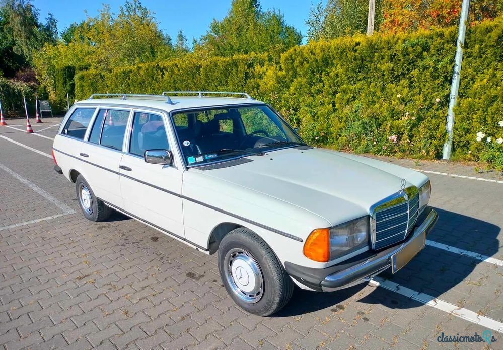 1977' Mercedes-Benz W123 photo #1