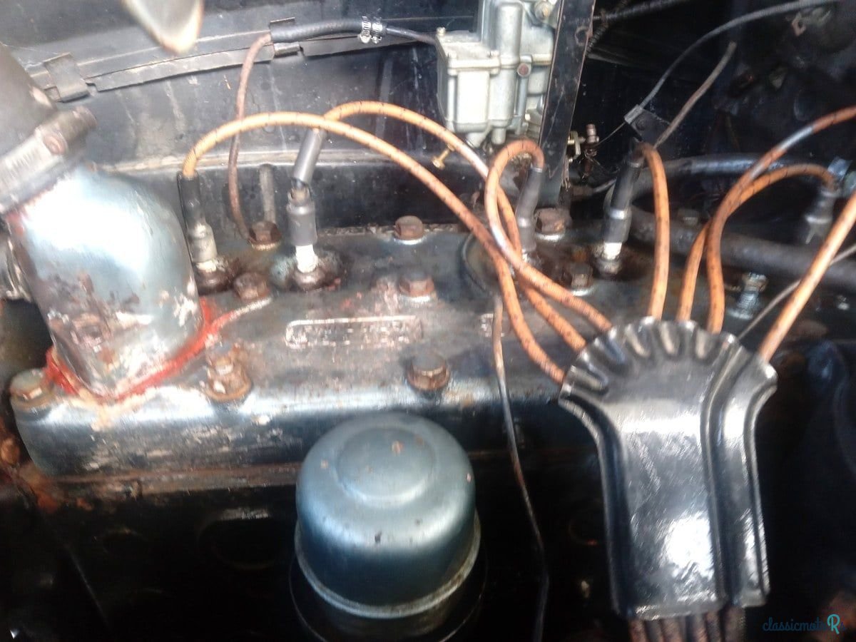 1939' Chrysler P8 Sedan photo #3