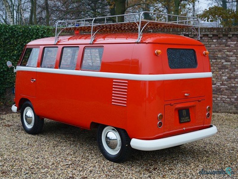 1961' Volkswagen Camper photo #2