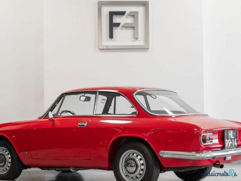 1969' Alfa Romeo Gt 1300 Junior  “Scalino” photo #2