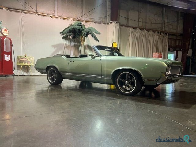 1970' Oldsmobile Cutlass Supreme photo #2