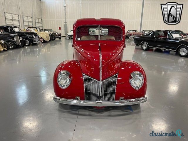 1941' Ford Custom photo #2