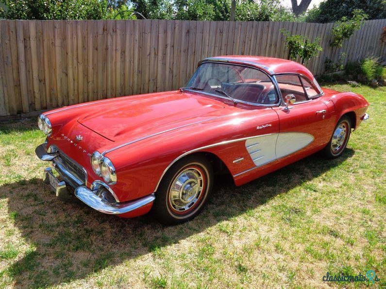 1961' Chevrolet Corvette photo #3