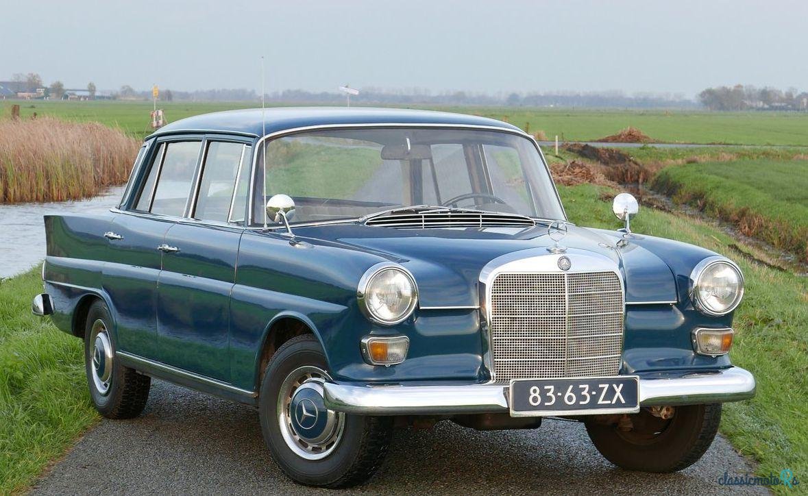 1967' Mercedes-Benz 200 photo #3