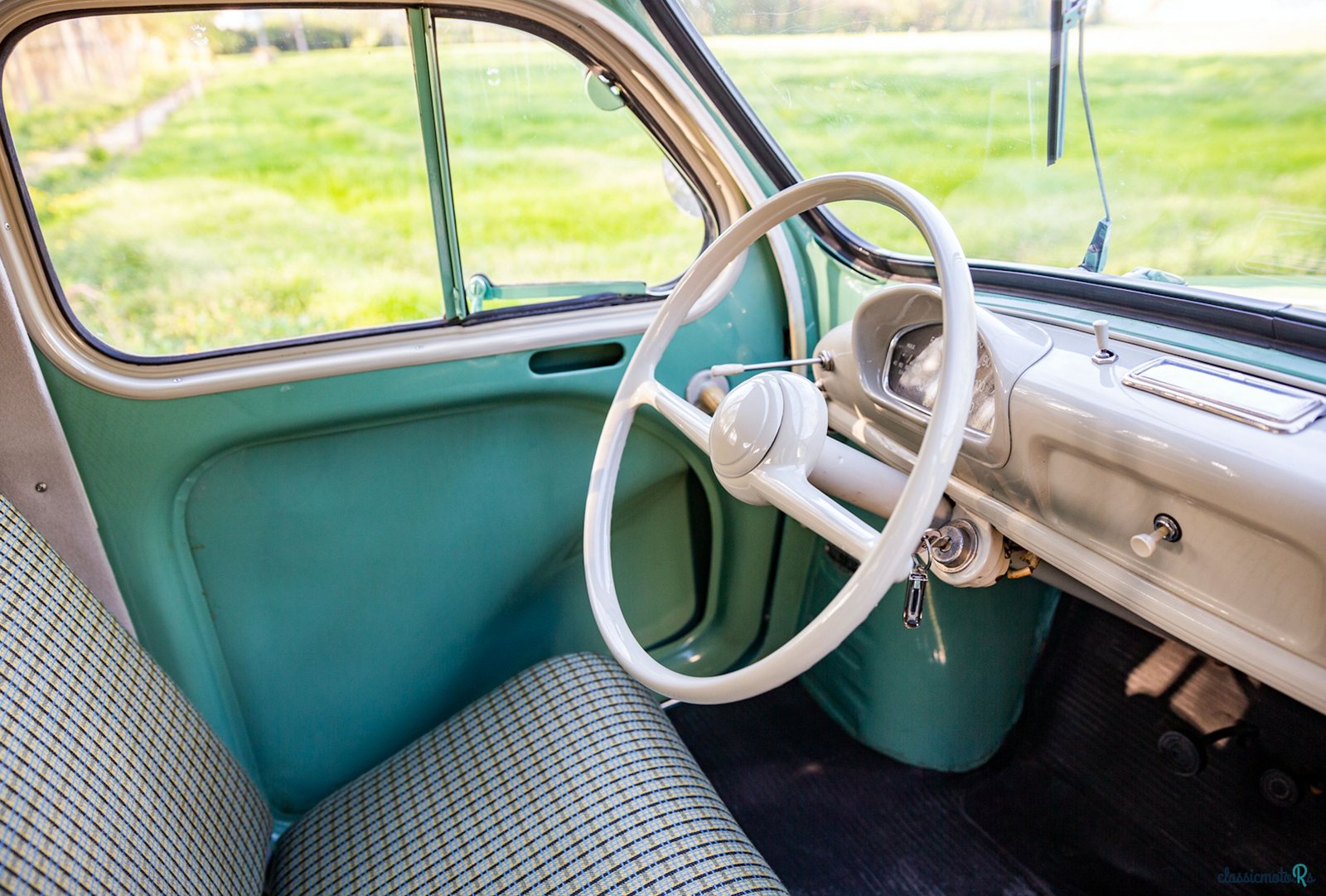 1957' Renault 4CV photo #5