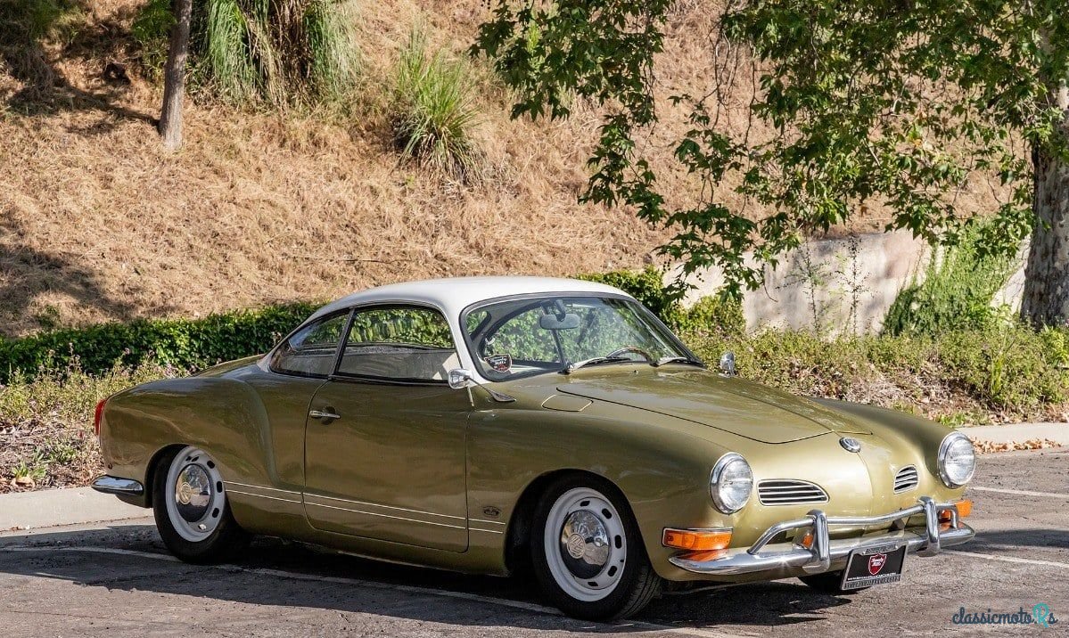 1971' Volkswagen Karmann Ghia photo #3