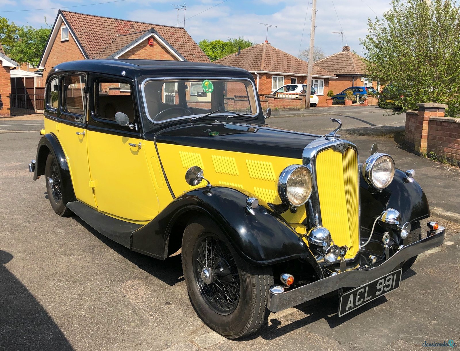 1938' Triumph Six Light Saloon photo #3