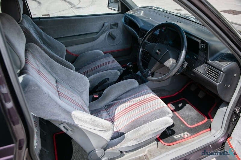 1988' Vauxhall Astra photo #2