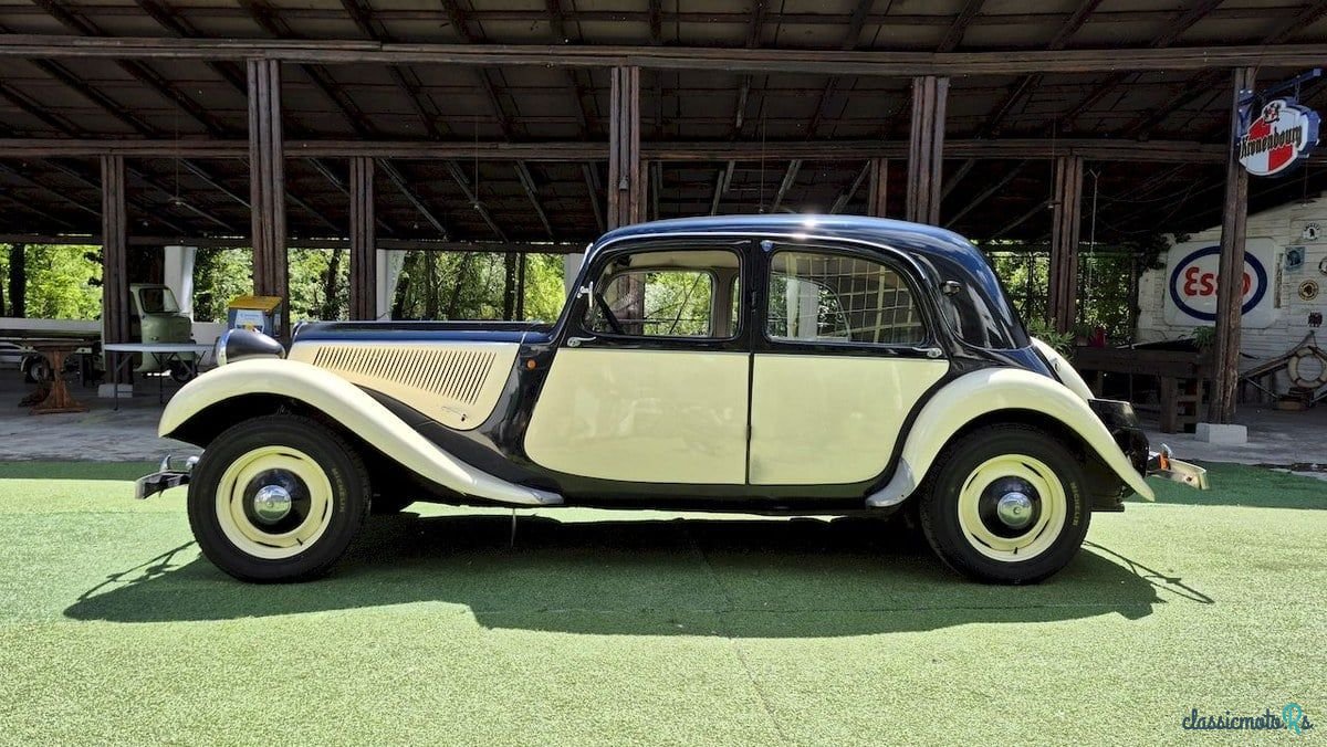 1954' Citroen Traction Avant photo #3
