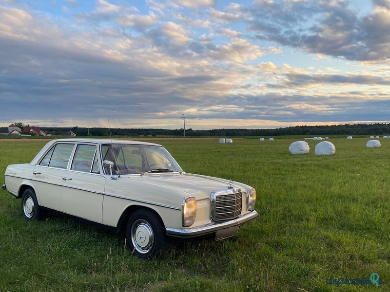 1970' Mercedes-Benz W114 photo #1