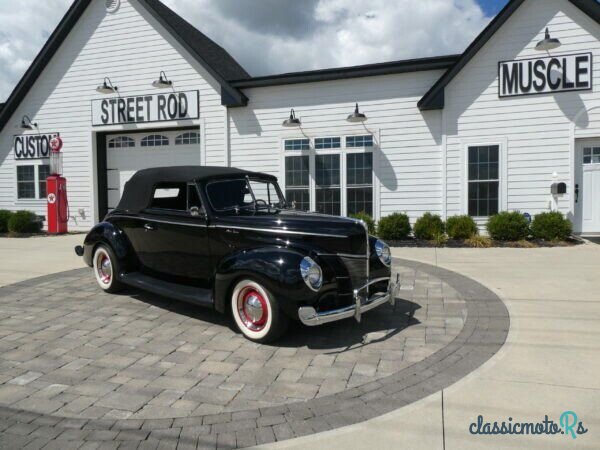 1940' Ford Deluxe photo #1
