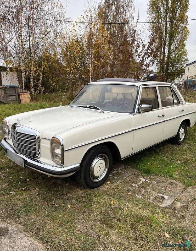 1974' Mercedes-Benz W123 photo #1