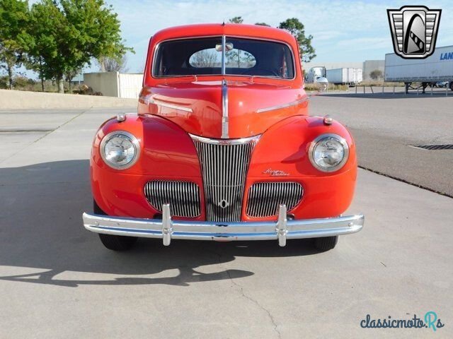 1941' Ford Super Deluxe photo #2