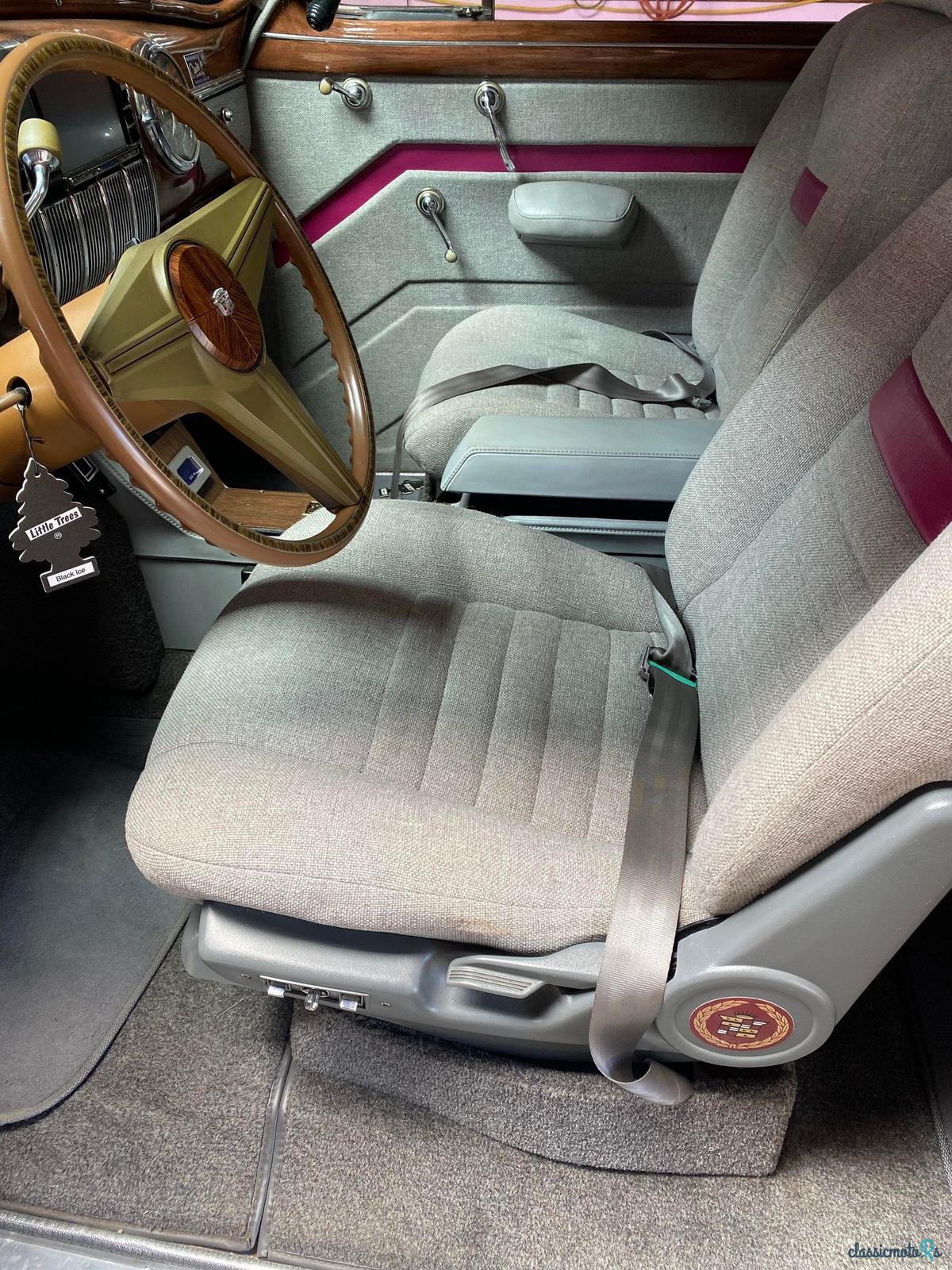 1941' Cadillac Series 61 500 cubic Cadillac motor photo #4