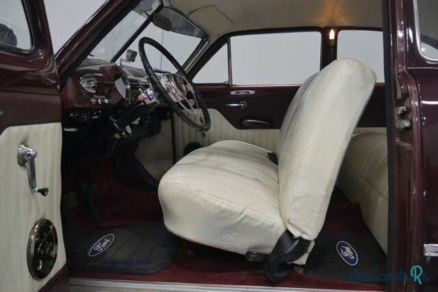 1950' Ford photo #3