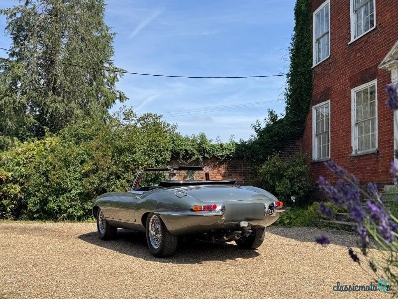1967' Jaguar E-Type photo #4