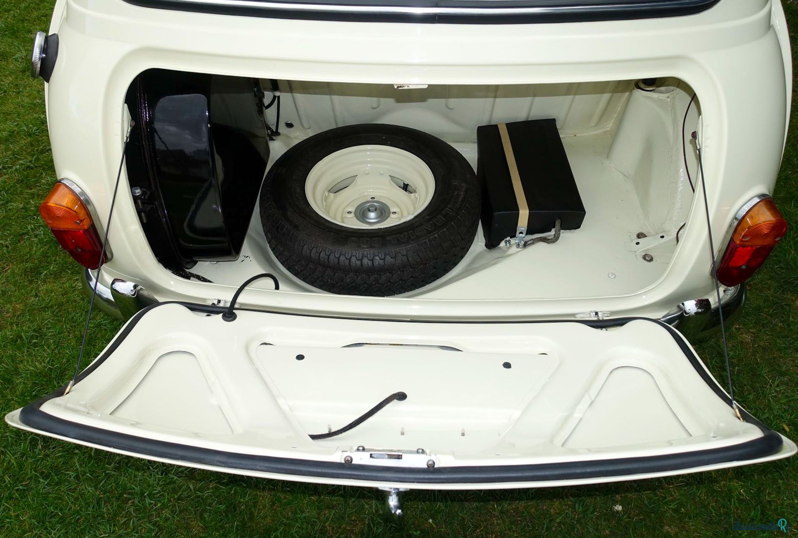 1960' Morris Mini photo #5