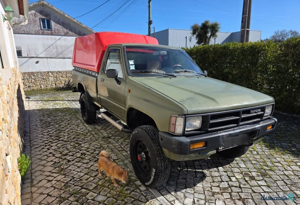 1989' Toyota Hilux photo #2