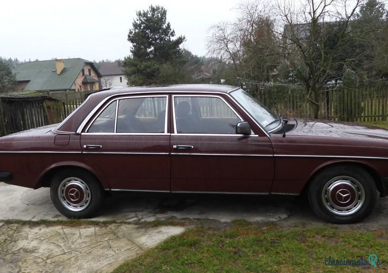 1979' Mercedes-Benz W123 photo #5