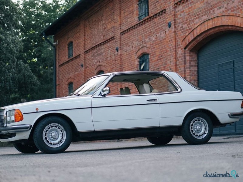 1978' Mercedes-Benz W123 photo #3