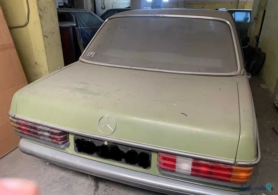 1979' Mercedes-Benz 200 photo #1