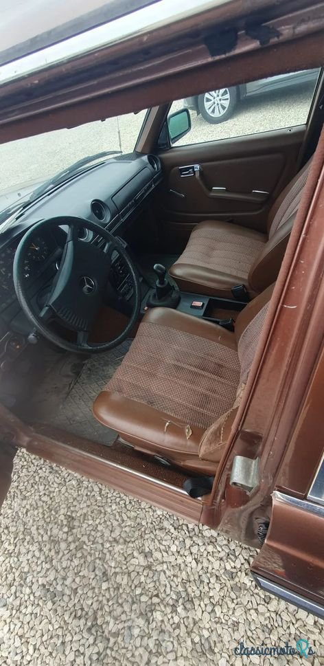 1978' Mercedes-Benz 123 photo #6