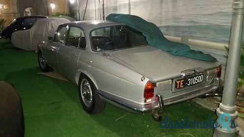 1974' Jaguar XJ6 photo #4