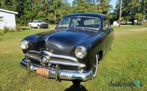 1949' Ford 2Dr Sedan photo #3