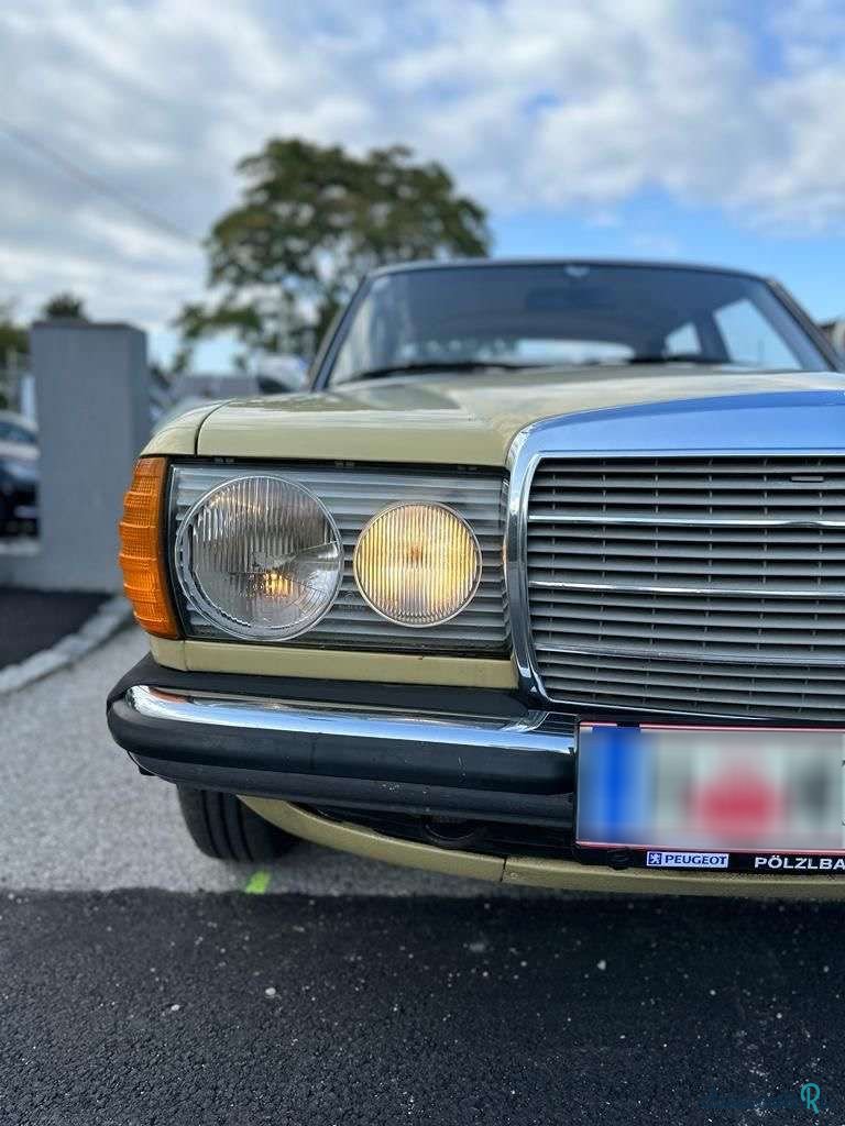 1977' Mercedes-Benz W123 photo #3