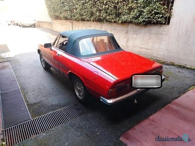 1982' Alfa Romeo Spider (Duetto) photo #4