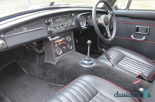 1969' MG MGC Gt photo #1