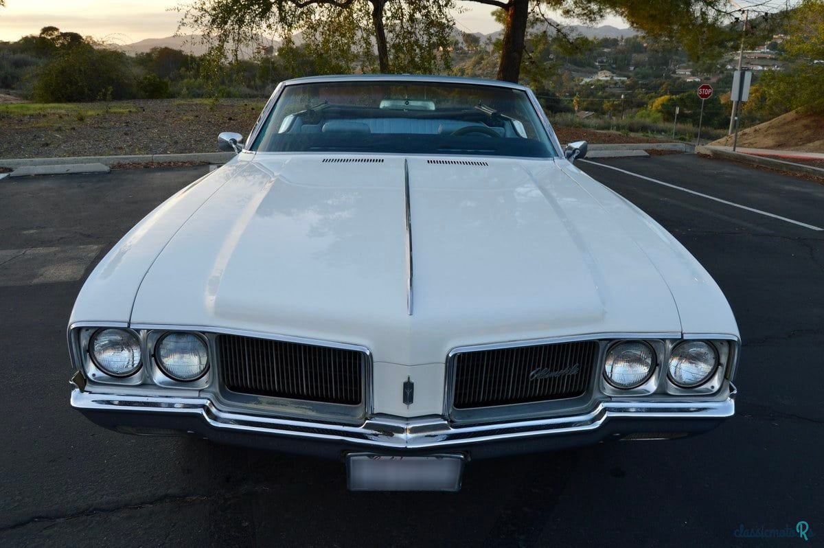 1970' Oldsmobile Cutlass photo #2