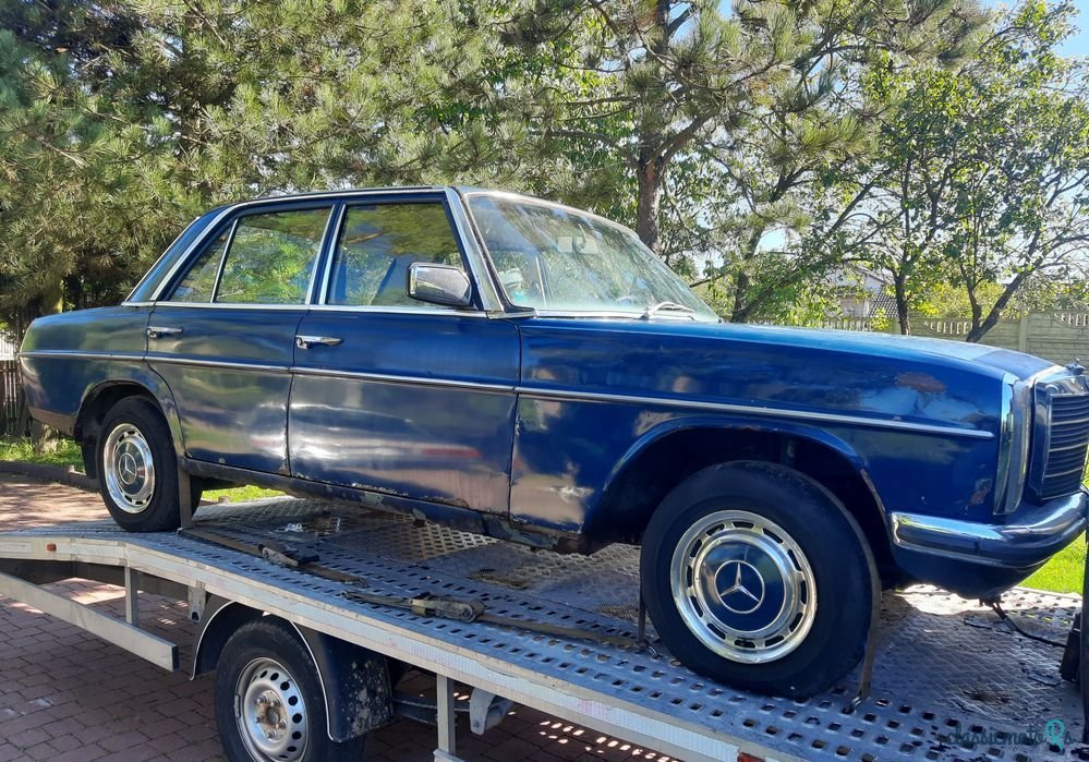 1975' Mercedes-Benz 220D W115 photo #2